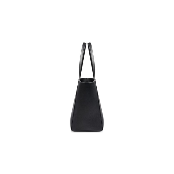Balenciaga EVERYDAY EAST-WEST TOTE BAG IN BLACK
Retails CAD1785 - Picture 2 of 3